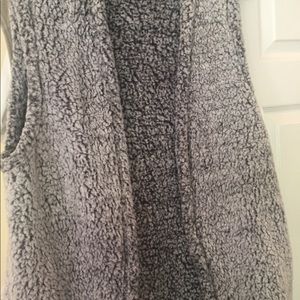 Women’s Sherpa vest size 2X black/gray